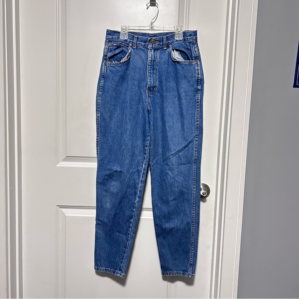 chic Vintage Denim Blue Wash High Rise High Waisted Comfortable Mom Jeans